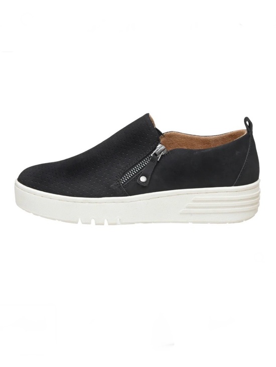 Cushionaire Shoes - Cushionaire black Nissa slip on sneakers 8M